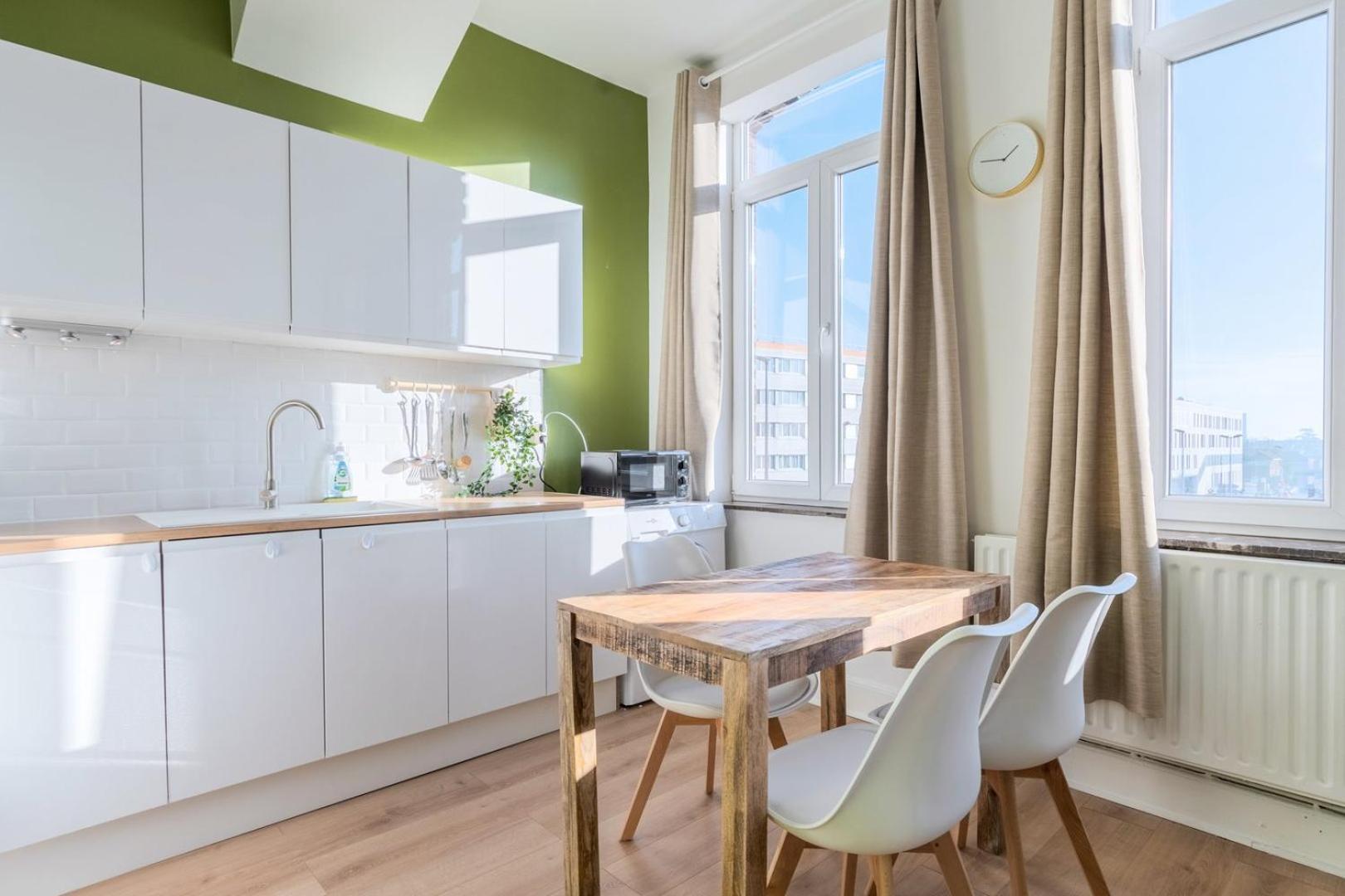 Apartment Charming One Bedroom Station