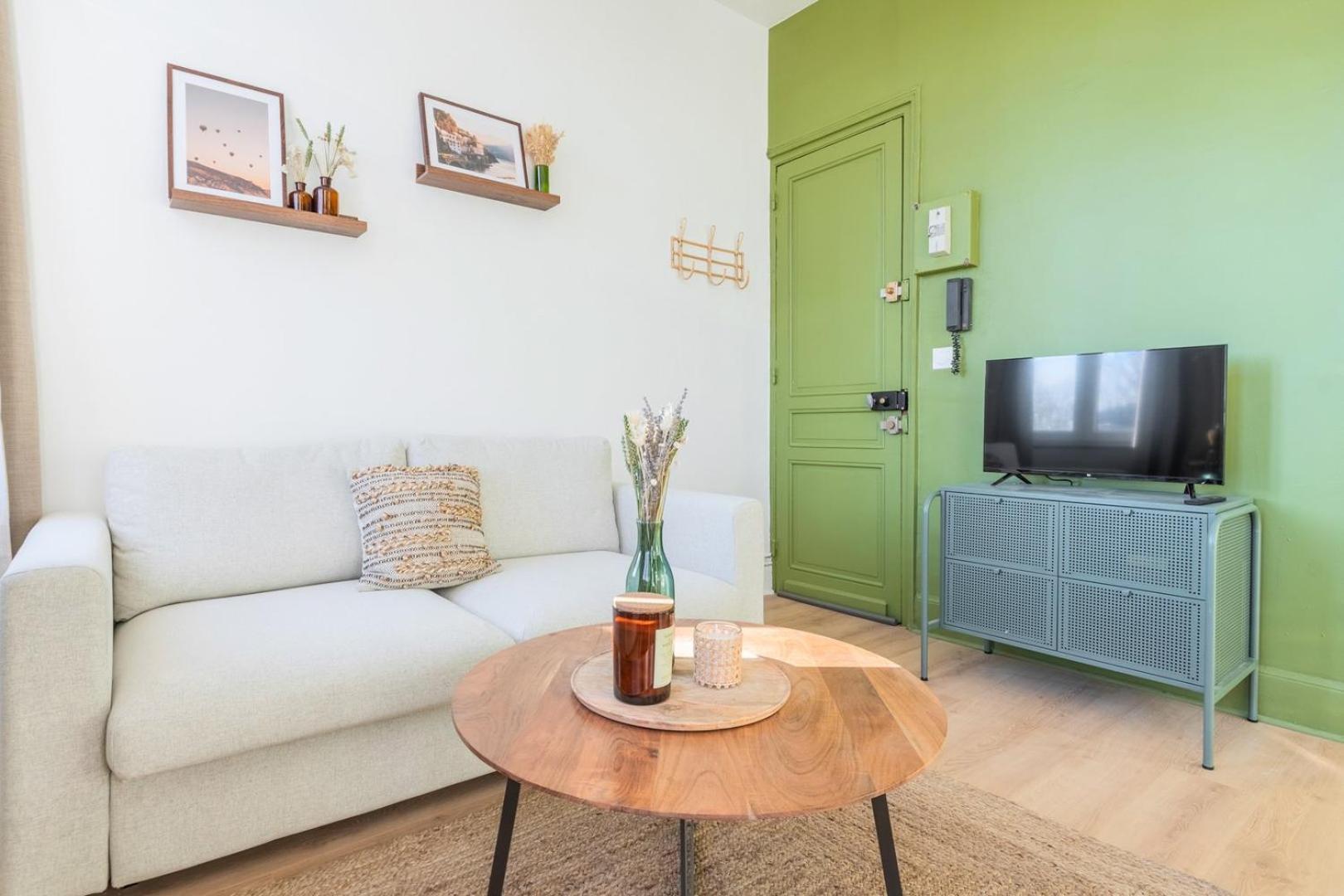 Charming One Bedroom Station